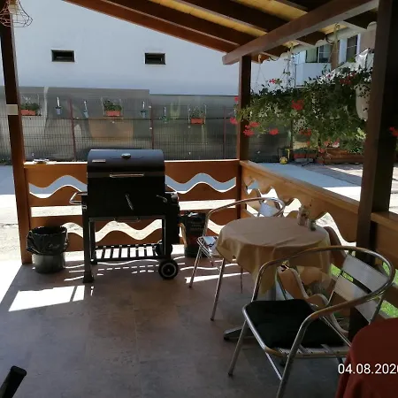 Pensiunea Ioana Guest house 3*