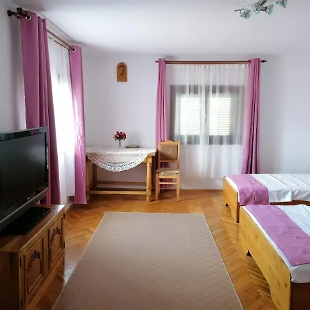Pensiunea Ioana 3*